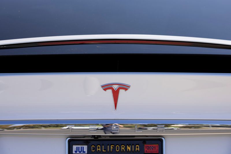 &copy; Reuters. FILE PHOTO: A Tesla Model X is shown at a Tesla service center in Costa Mesa, California, U.S., October 20, 2020. REUTERS/Mike Blake/File Photo