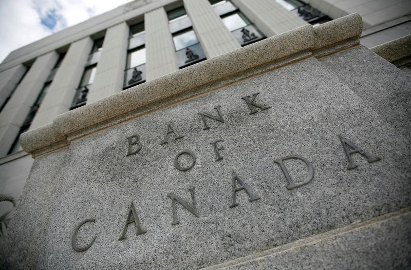 &copy; Reuters. FILE PHOTO: Bank of Canada building is pictured in Ottawa July 30, 2009.  REUTERS/Chris Wattie/File Photo