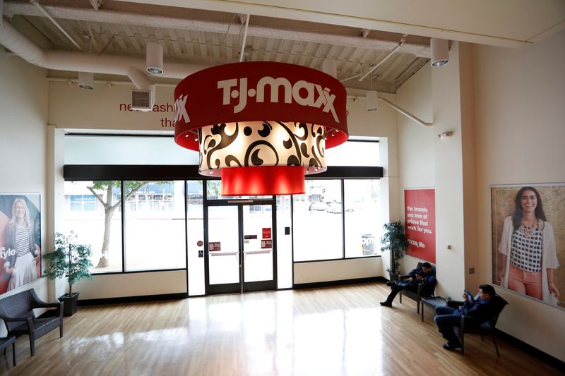 &copy; Reuters. FILE PHOTO: A T.J. Maxx store which is owned by TJX Cos Inc in Pasadena, California U.S., May 15, 2017. REUTERS/Mario Anzuoni/File Photo