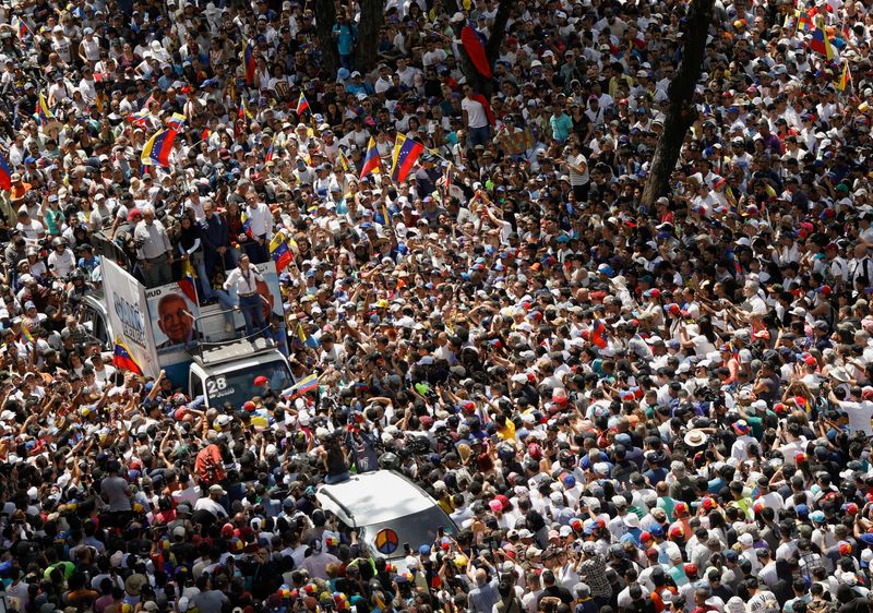 © Reuters. Venezuelan opposition leader Maria Corina Machado addresses supporters during a march amid disputed presidential elections in Caracas, Venezuela, August 3, 2024. REUTERS/Fausto Torrealba/File Photo