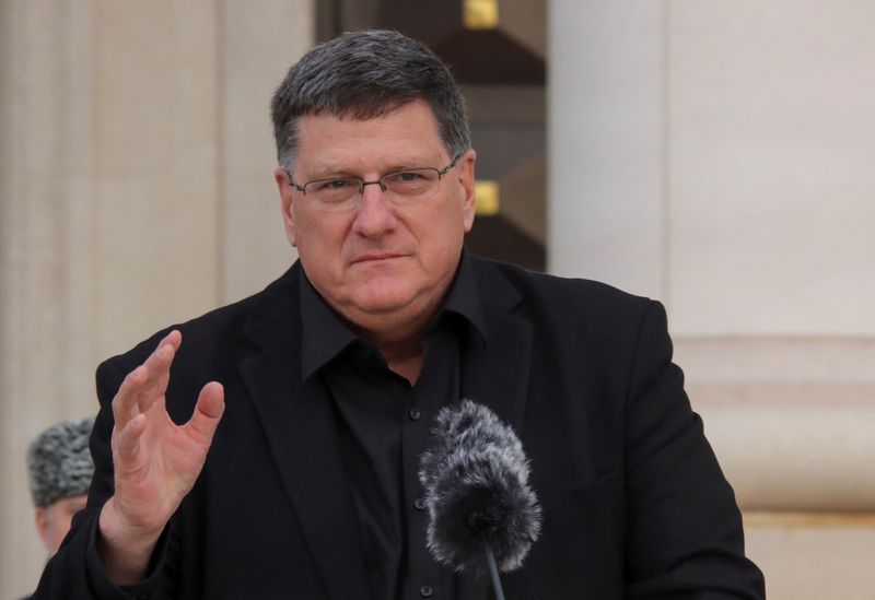 &copy; Reuters. FILE PHOTO: U.S. military analyst Scott Ritter addresses service members of the Chechen special forces and military units within Russia's defence and security troops during a ceremony in Grozny, Russia, January 5, 2024. REUTERS/Chingis Kondarov/File Photo