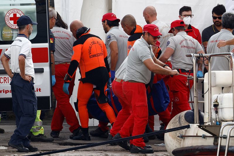 © Reuters. Porticello, Italy, August 22, 2024. REUTERS/Guglielmo Mangiapane