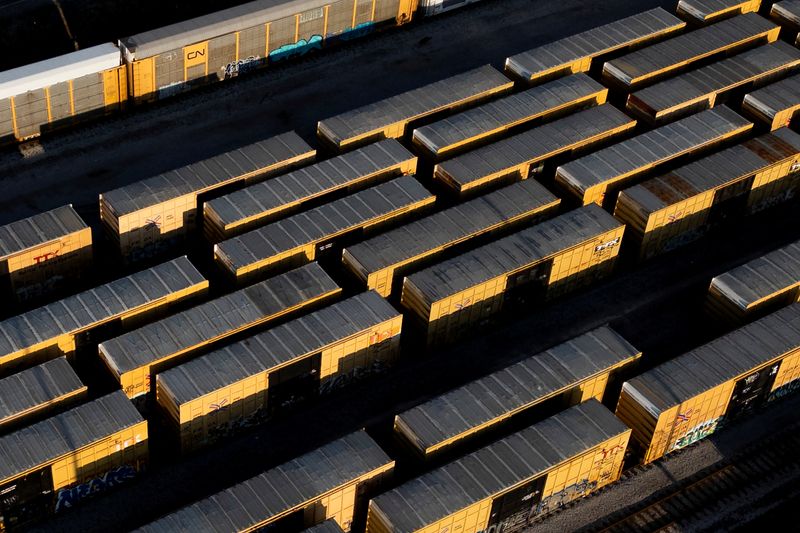 © Reuters. A drone view shows CN MacMillan Yard in Vaughan, near Toronto, after Canadian National Railway (CN) and Canadian Pacific Kansas City (CPKC) locked out workers following unsuccessful negotiation attempts with a major labor union, in Vaughan, Ontario, Canada August 22, 2024. REUTERS/Carlos Osorio