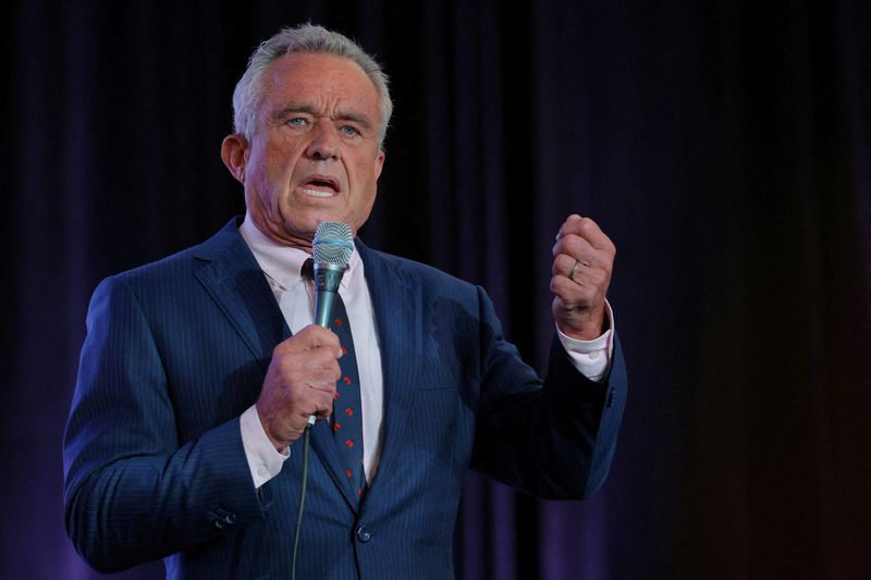 © Reuters. FILE PHOTO: Independent presidential candidate Robert F. Kennedy Jr. addresses the Libertarian Party's national convention in Washington, U.S., May 24, 2024.  REUTERS/Brian Snyder/File Photo