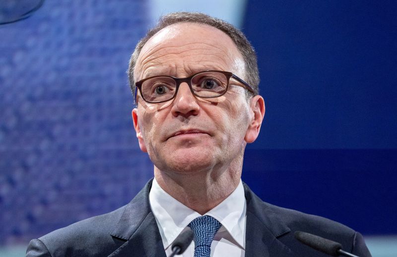 &copy; Reuters. FILE PHOTO: Nestle CEO Mark Schneider attends the Annual General Meeting of Nestle in Ecublens near Lausanne, Switzerland, April 18, 2024. REUTERS/Denis Balibouse/File Photo