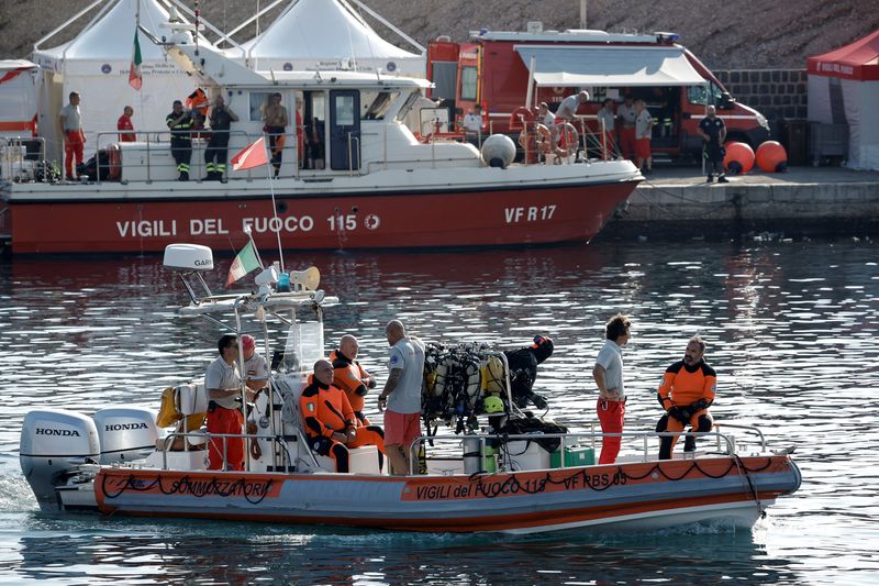 &copy; Reuters. A rescue boat with rescue personnel on board resumes search operations for British tech entrepreneur Mike Lynch's daughter Hannah Lynch, at the scene where a luxury yacht sank, off the coast of Porticello, near the Sicilian city of Palermo, Italy, August 