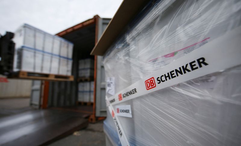 © Reuters. FILE PHOTO: A container is loaded with goods during a press tour of the Deutsche Bahn Schenker logistics facility in the port of Hamburg, Germany, August 8, 2024. REUTERS/Cathrin Mueller/File Photo