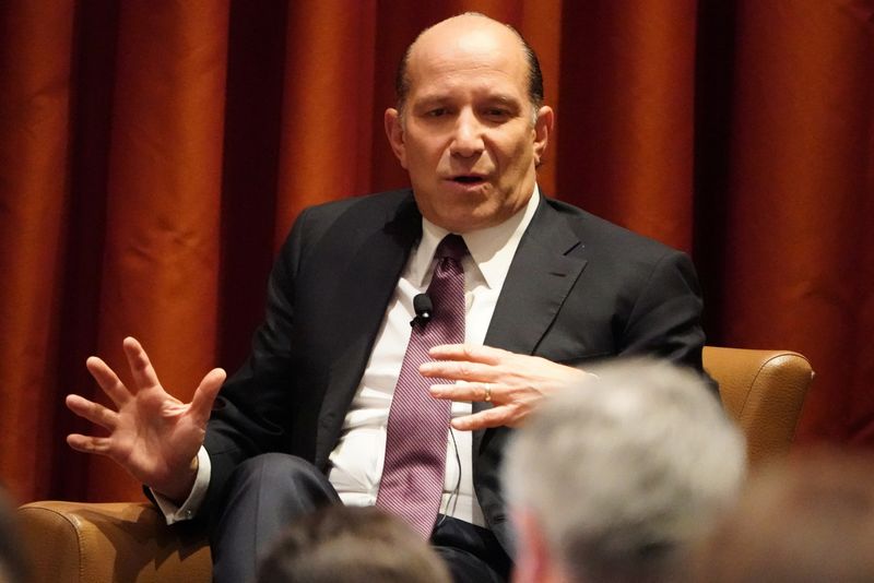 &copy; Reuters. CEO of Cantor Fitzgerald Howard Lutnick speaks at the Sandler O'Neill Global Exchange and Brokerage Conference in the Manhattan borough of New York, New York, U.S., June 5, 2019. REUTERS/Carlo Allegri/File Photo