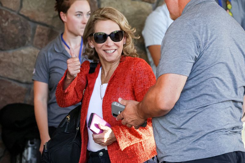 &copy; Reuters. Shari Redstone arrives for the annual Allen and Co. Sun Valley Media and Technology Conference at the Sun Valley Resort in Sun Valley, Idaho, U.S., July 9, 2024.  REUTERS/Brendan McDermid/ File Photo