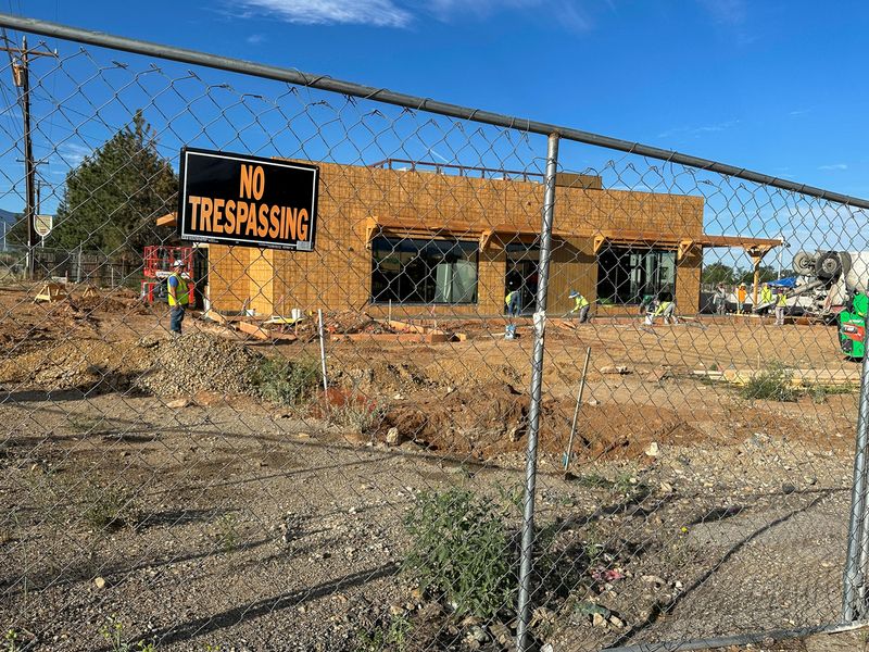 &copy; Reuters. The site of a future drive-through Starbucks store, where construction has resumed after two arson attacks in 2023, the second of which on Oct. 23 burned the structure to the ground, is seen in Taos, New Mexico, U.S., August 21, 2024. REUTERS/Andrew Hay