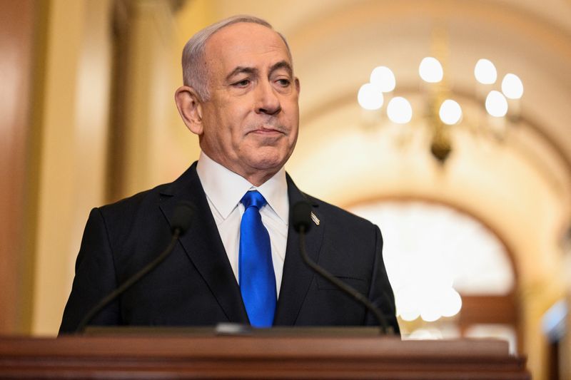 © Reuters. FILE PHOTO: Israeli Prime Minister Benjamin Netanyahu looks on as he speaks with reporters, on the day of his address to a joint meeting of Congress at the U.S. Capitol, in Washington, U.S., July 24, 2024. REUTERS/Craig Hudson/File Photo