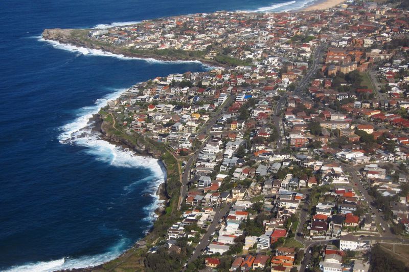 &copy; Reuters. Residential homes can be seen in the coastal Sydney suburb of South Coogee, Australia, July 19, 2015. Picture taken July 19, 2015.      REUTERS/David Gray/File Photo