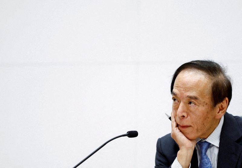 © Reuters. FILE PHOTO: Bank of Japan Governor Kazuo Ueda attends a news conference after his policy meeting in Tokyo, Japan, July 31, 2024. REUTERS/Issei Kato/File Photo