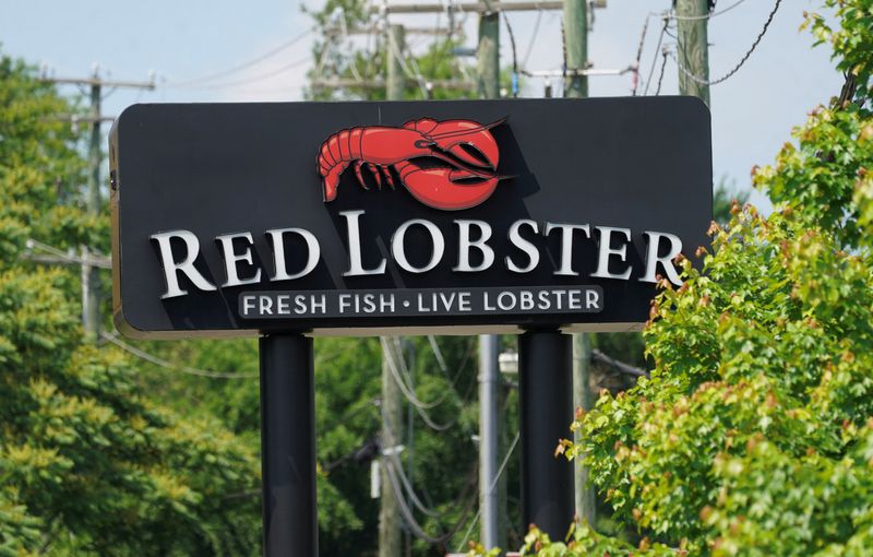 &copy; Reuters. FILE PHOTO: A sign of Red Lobster, the U.S.-based restaurant chain Red Lobster that filed for Chapter 11 bankruptcy protection, at a restaurant in Alexandria, Virginia, U.S., May 20, 2024.  REUTERS/Kevin Lamarque/FIle Photo