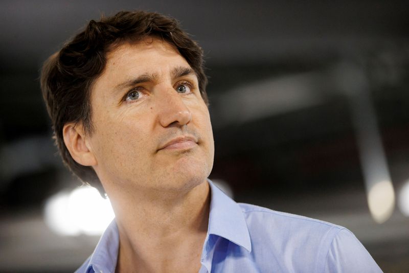 © Reuters. Canadian Prime Minister Justin Trudeau tours an electric bus fleet at York Region Transit Southeast Division’s garage in Richmond Hill, Ontario, Canada July 5, 2024.  REUTERS/Cole Burston/File Photo