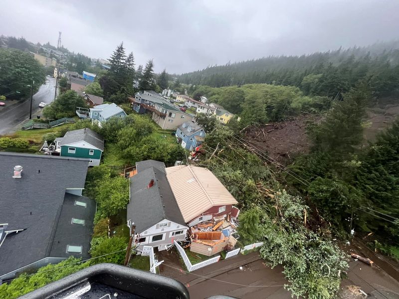 &copy; Reuters. An area affected by a landslide is seen in Ketchikan, Alaska, U.S., August 25, 2024 in this picture obtained from social media. Ketchikan Gateway Borough/via REUTERS  