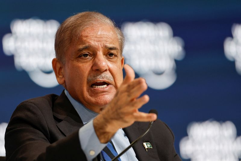 © Reuters. FILE PHOTO: Pakistan's Prime Minister Shehbaz Sharif speaks at the World Economic Forum (WEF) in Riyadh, Saudi Arabia, April 28, 2024. REUTERS/Hamad I Mohammed/File Photo