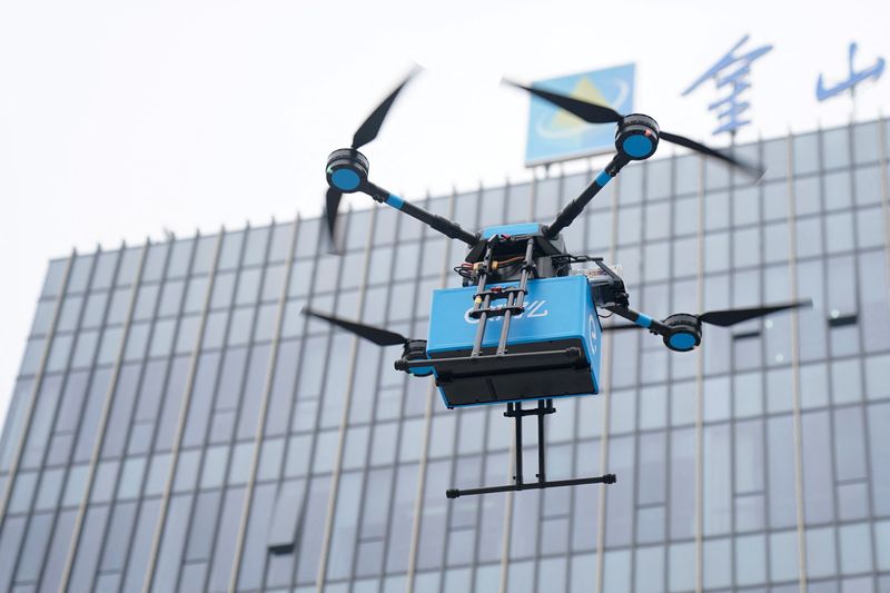 &copy; Reuters. FILE PHOTO: A drone is seen during a demonstration for the media before a news conference by Chinese food delivery company Ele.me on its drone delivery service, in Shanghai, China May 29, 2018. REUTERS/Aly Song/File Photo