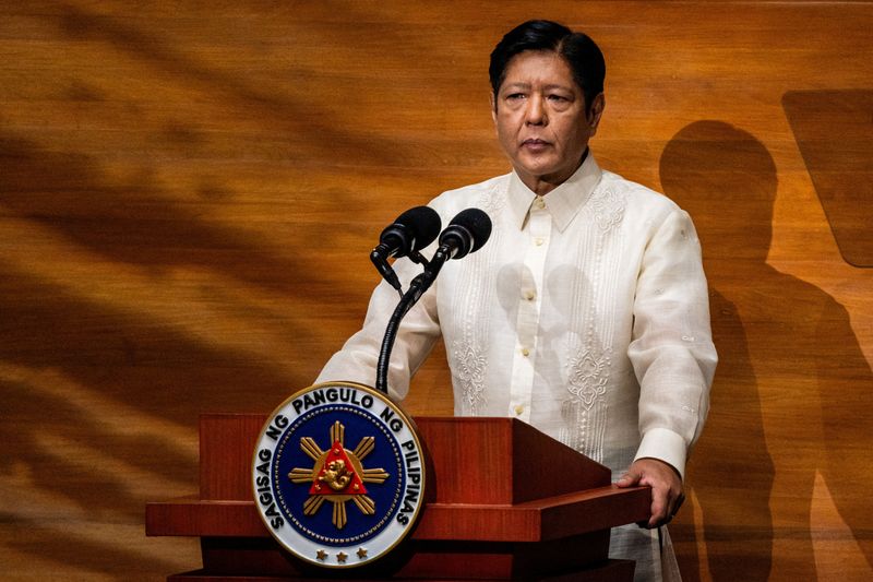 © Reuters. FILE PHOTO: Philippine President Ferdinand Marcos Jr. delivers his third State of the Nation Address (SONA) at the House of Representatives in Quezon City, Metro Manila, Philippines, July 22, 2024. REUTERS/Lisa Marie David/File Photo