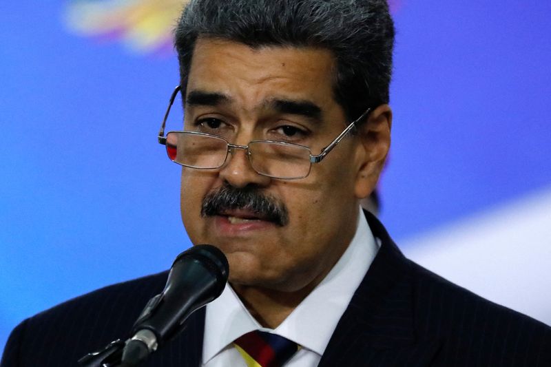 © Reuters. FILE PHOTO: Venezuela's President Nicolas Maduro speaks at the Supreme Court of Justice, in Caracas, Venezuela, August 9, 2024. REUTERS/Leonardo Fernandez Viloria/File Photo