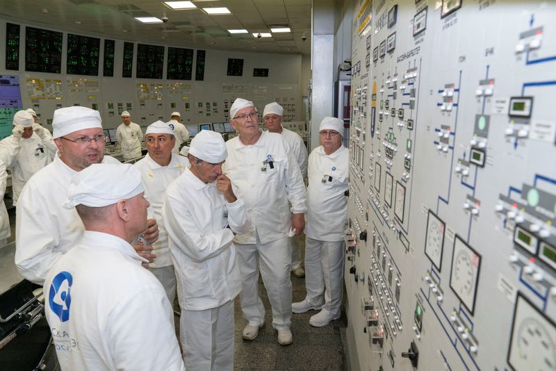 &copy; Reuters. FILE PHOTO: International Atomic Energy Agency (IAEA) Director General Rafael Grossi visits the Kursk Nuclear Power Plant (KNPP) accompanied by the plant director Alexander Uvakin, outside the town of Kurchatov in the Kursk Region, Russia August 27, 2024