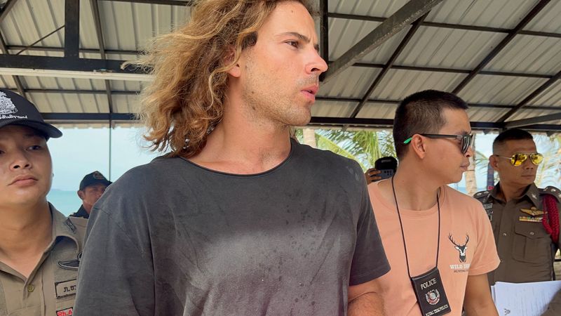 &copy; Reuters. FILE PHOTO: Daniel Sancho Bronchalo, the son of Spanish actor Rodolfo Sancho Aguirre is escorted while assisting Thai police with investigations after he was arrested on charges of murder in the death and dismemberment of his Colombian travelling companio