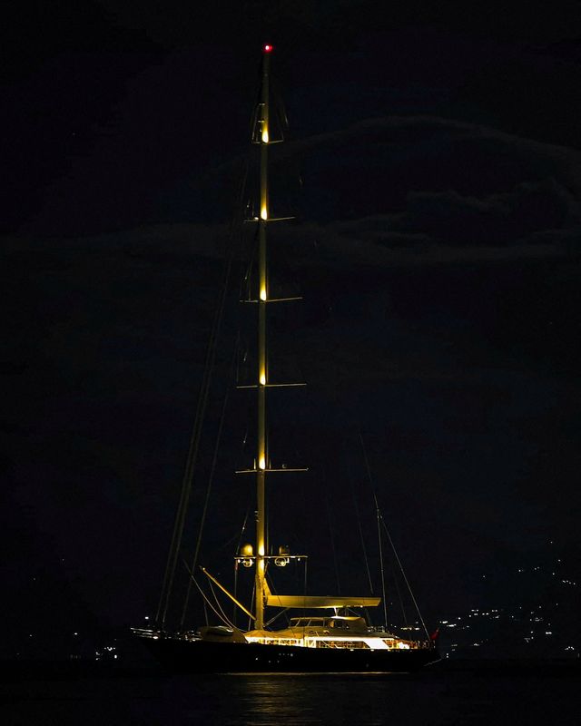 &copy; Reuters. FILE PHOTO: Bayesian, a 56-meter-long sailboat, which later sank off the Sicilian capital Palermo, is seen in Santa Flavia, Italy August 18, 2024 in this picture obtained from social media. Baia Santa Nicolicchia/Fabio La Bianca/via REUTERS/File Photo