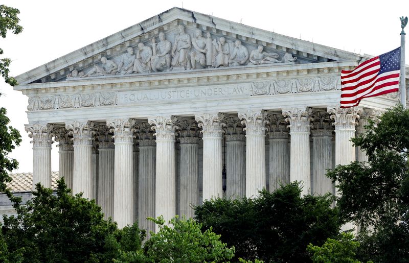 &copy; Reuters. FILE PHOTO: A view of the U.S. Supreme Court building in Washington, U.S., June 17, 2024. REUTERS/Evelyn Hockstein/File Photo