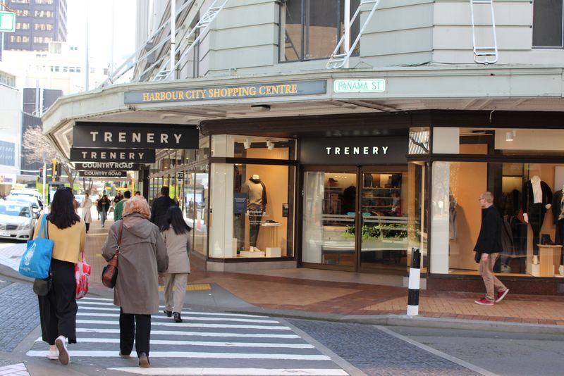 &copy; Reuters. FILE PHOTO: People walk on Lambton Quay street in Wellington, New Zealand July 23, 2020. Picture taken July 23, 2020. REUTERS/Praveen Menon/File Photo