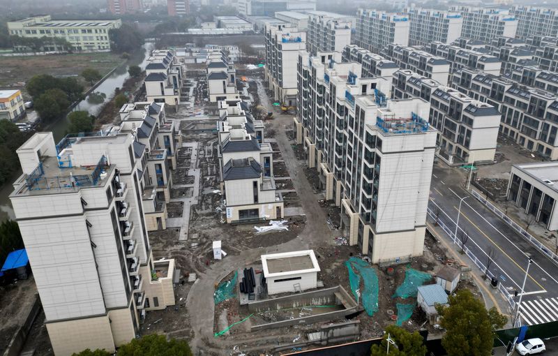 © Reuters. A drone view of an under-construction residential development by Country Garden in Shanghai, China February 29, 2024. REUTERS/Xihao Jiang/File Photo