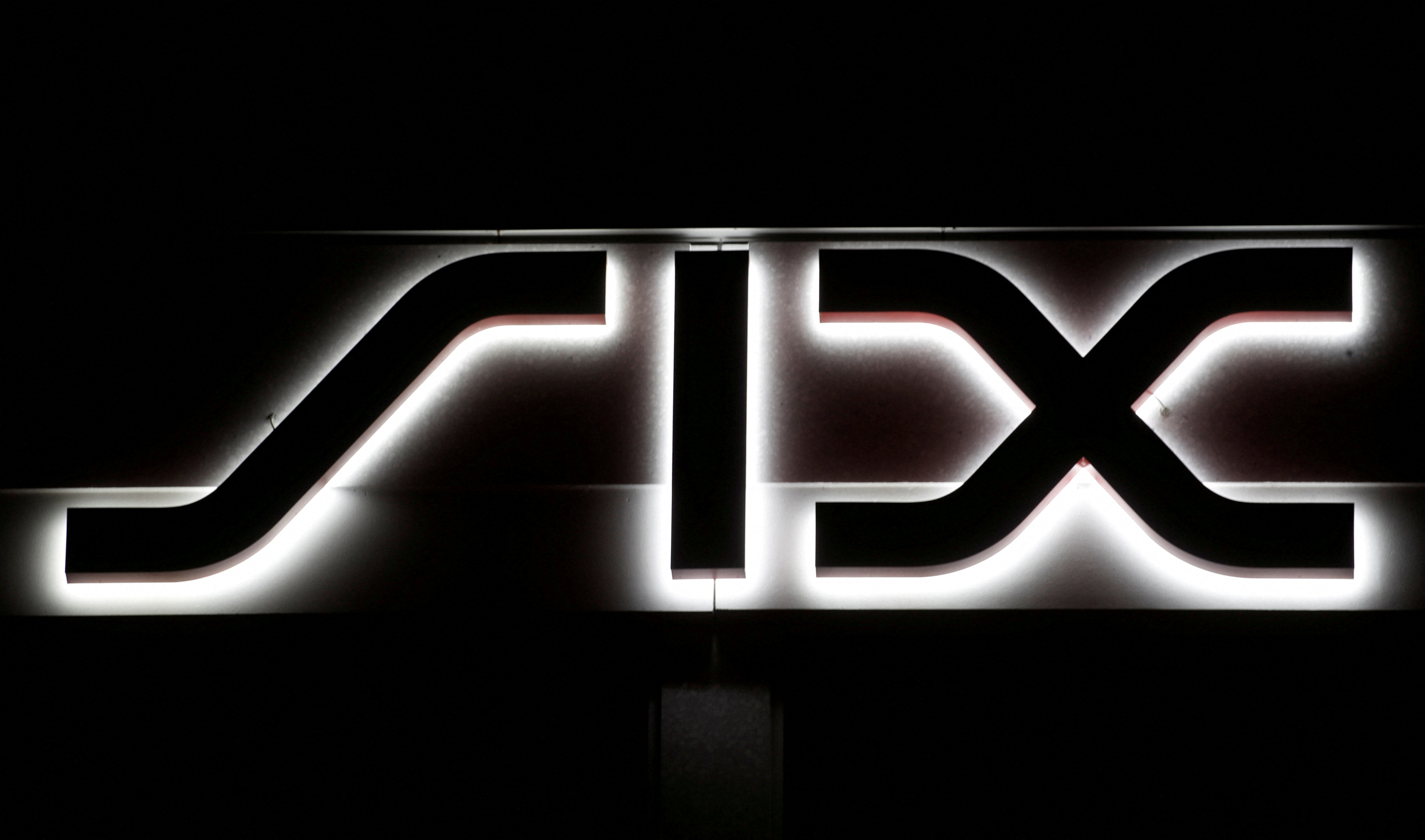 © Reuters. FILE PHOTO: A logo logo is seen at the seat of Swiss stock exchange operator SIX Group in Zurich, Switzerland June 17, 2019. Picture taken June 17, 2019. REUTERS/Arnd Wiegmann/File Photo