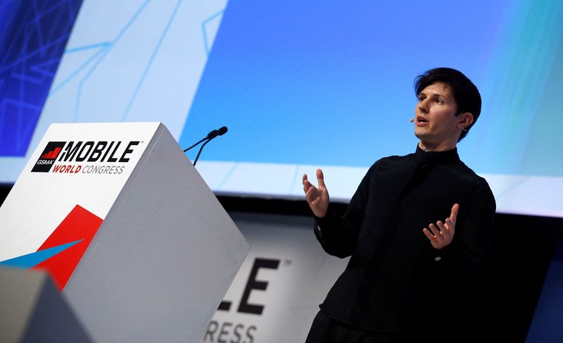 © Reuters. FILE PHOTO: Founder and CEO of Telegram Pavel Durov delivers a keynote speech during the Mobile World Congress in Barcelona, Spain February 23, 2016. REUTERS/Albert Gea/File Photo