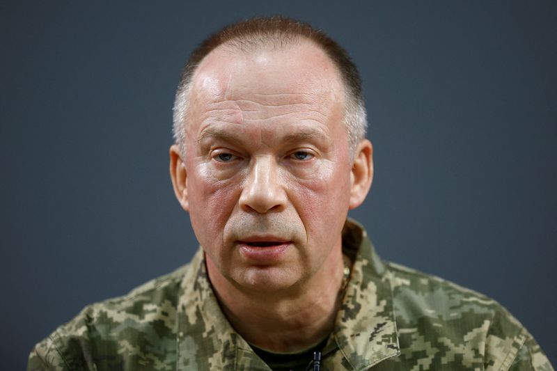 © Reuters. FILE PHOTO: Colonel general Oleksandr Syrskyi, Commander of the Ukrainian Ground Forces, attends an interview with Reuters, amid Russia's attack on Ukraine, in Kharkiv region, Ukraine January 12, 2024. REUTERS/Valentyn Ogirenko/File Photo