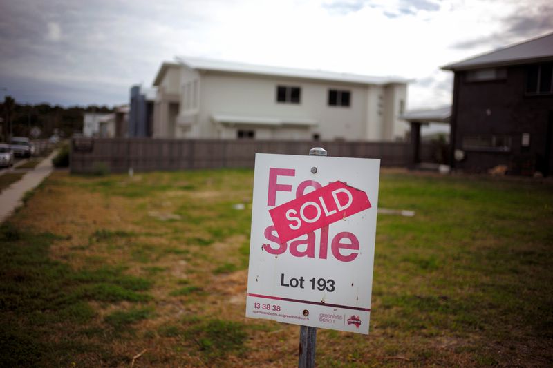 &copy; Reuters. FILE PHOTO: A building lot for new home construction is listed as sold in the Sydney suburb of Greenhills Beach, Australia, August 2, 2016.     REUTERS/Jason Reed/File Photo