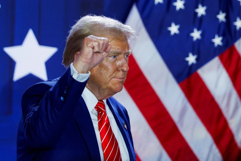 © Reuters. Republican presidential nominee and former U.S. President Donald Trump participates in a fireside chat during the Moms for Liberty National 