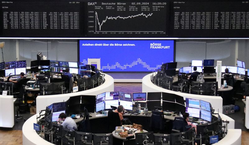 &copy; Reuters. Il grafico dell'indice azionario tedesco DAX è raffigurato alla borsa di Francoforte, Germania, il 2 settembre 2024. REUTERS/Staff