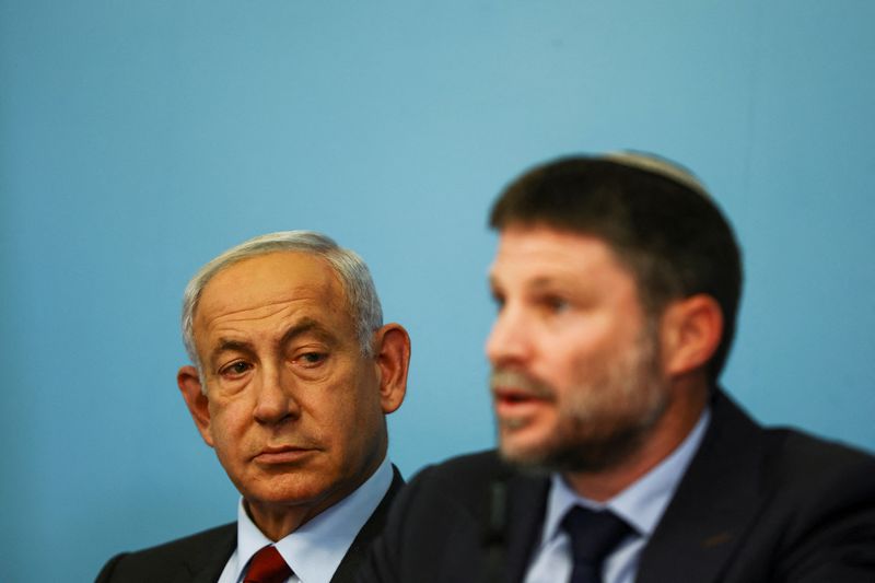 © Reuters. FILE PHOTO: Israeli Prime Minister Benjamin Netanyahu and Israeli Finance Minister Bezalel Smotrich hold a news conference at the Prime Minister's office in Jerusalem, January 25, 2023. REUTERS/Ronen Zvulun/Pool/File Photo