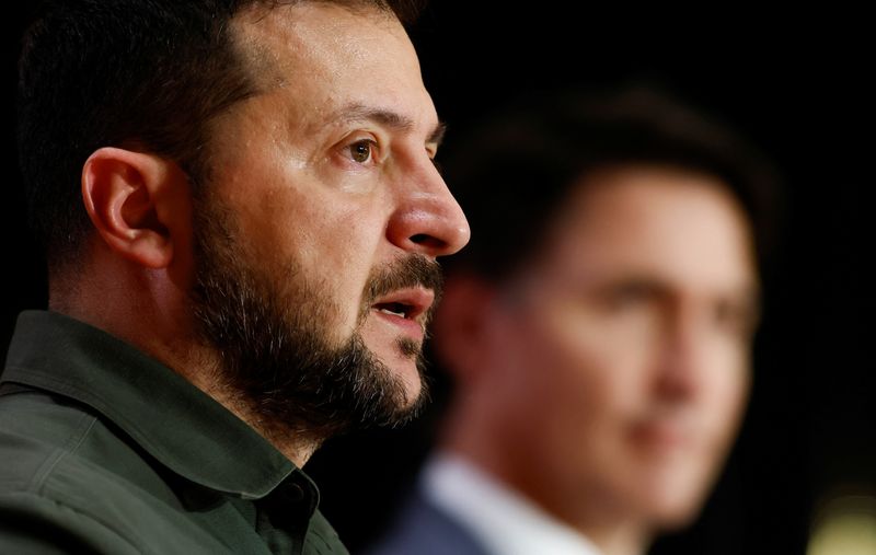 © Reuters. FILE PHOTO: Ukraine's President Volodymyr Zelenskiy speaks, as he attends a joint press conference with Canadian Prime Minister Justin Trudeau in Ottawa, Ontario, Canada September 22, 2023. REUTERS/Blair Gable/File Photo