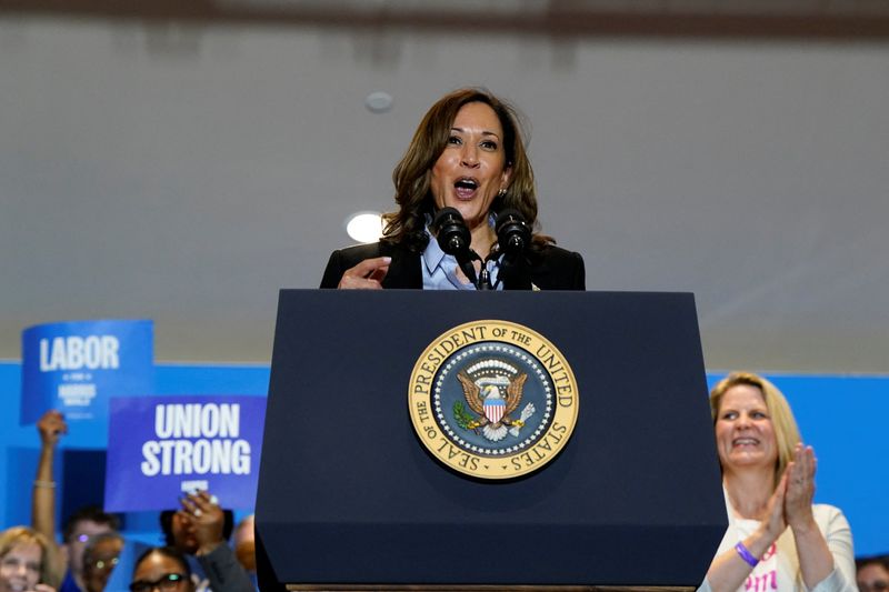 &copy; Reuters. FILE PHOTO: Democratic presidential nominee and U.S. Vice President Kamala Harris speaks during a Labor Day campaign event, at IBEW Local Union #5 in Pittsburgh, Pennsylvania, U.S., September 2, 2024. REUTERS/Elizabeth Frantz/File Photo