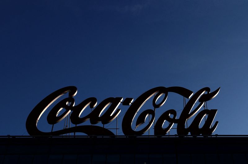 &copy; Reuters. FILE PHOTO: A Coca Cola logo is pictured in Brussels, Belgium March 4, 2024. REUTERS/Yves Herman/File Photo