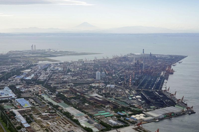 © Reuters. FILE PHOTO: An aerial view shows Nippon Steel East Nippon Works Kimitsu Area in Kimitsu, east of Tokyo, Japan in this photo taken by Kyodo November 7, 2023.  Mandatory credit Kyodo/via REUTERS/File Photo