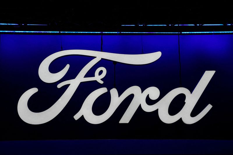 © Reuters. FILE PHOTO: A Ford logo is seen at the New York International Auto Show Press Preview in Manhattan, New York City, U.S. March 27, 2024. REUTERS/David Dee Delgado/File Photo