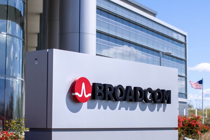 &copy; Reuters. FILE PHOTO: The Broadcom Limited company logo is shown outside one of their office complexes in Irvine, California, U.S., March 4, 2021.  REUTERS/Mike Blake/File Photo