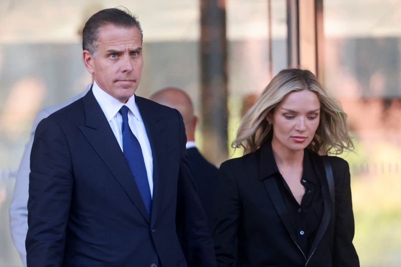 &copy; Reuters. Hunter Biden e sua esposa deixam tribunal em Los Angelesn05/09/2024nREUTERS/David Swanson