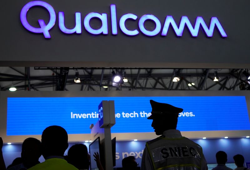 &copy; Reuters. A Qualcomm sign is pictured at Mobile World Congress (MWC) in Shanghai, China June 28, 2019. REUTERS/Aly Song/File Photo