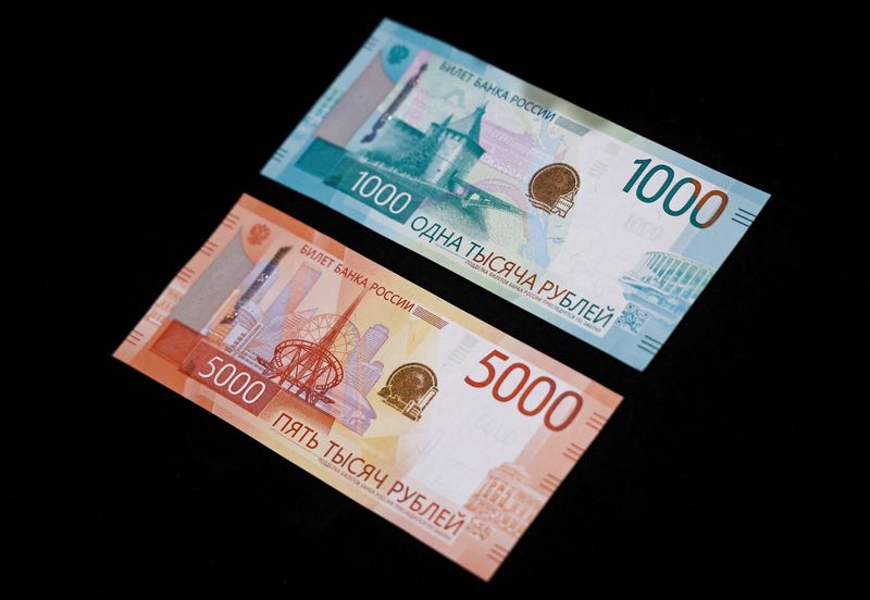 &copy; Reuters. A view shows newly designed Russian rouble banknotes during a presentation in Moscow, Russia October 16, 2023. REUTERS/Maxim Shemetov/File Photo