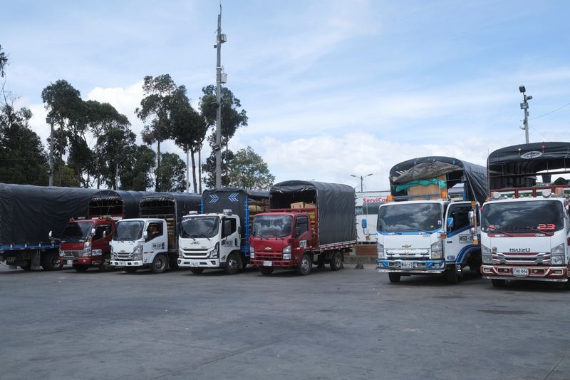 &copy; Reuters. Trucks are seen parked inside the Corabastos market square during a protest by truckers who have cut off roads over an increase in diesel prices, in Bogota, Colombia September 5, 2024. REUTERS/Santiago Mesa/File Photo