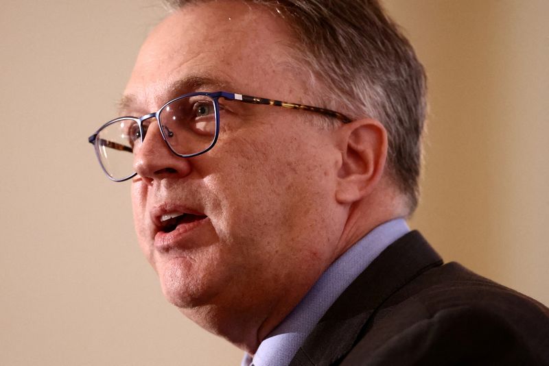 &copy; Reuters. FILE PHOTO: New York Federal Reserve Bank President John Williams speaks to Economic Club of New York, in New York City, U.S., May 30, 2024.  REUTERS/Andrew Kelly/File Photo