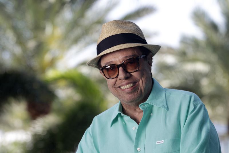 &copy; Reuters. Músico Sergio Mendes posa para foto em Miami Beach, EUAn23/03/2014nREUTERS/Andrew Innerarity