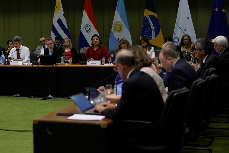 © Reuters. European Union and South American negotiators of the EU-Mercosur trade deal attends a meeting at the Itamaraty Palace in Brasilia, Brazil, September 5, 2024. REUTERS/Adriano Machado